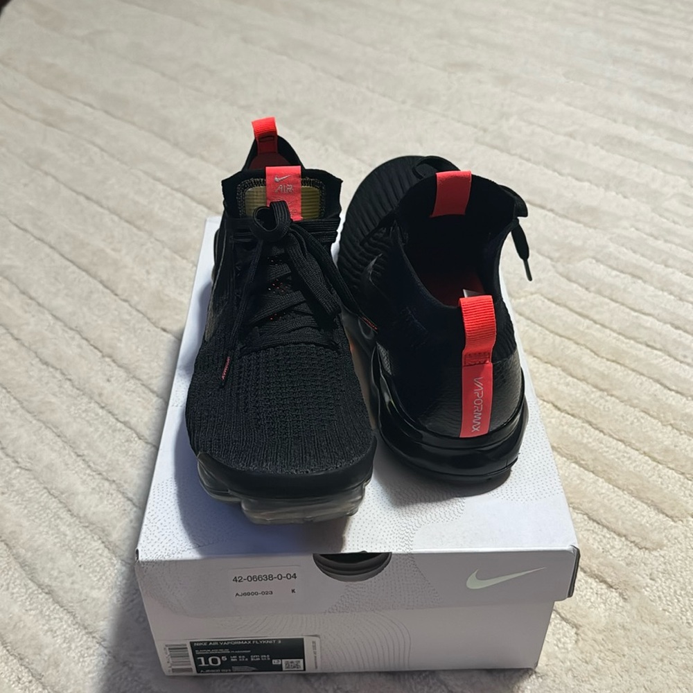 Nike vapormax flyknit 3 size 10.5